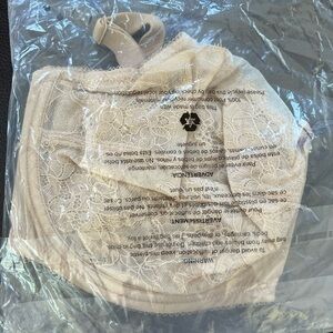 Wacoal Lace Bra in Cream